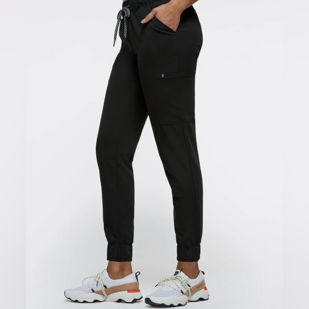 Jaanuu Women's Mesh-Enhanced Jogger Pant - Black